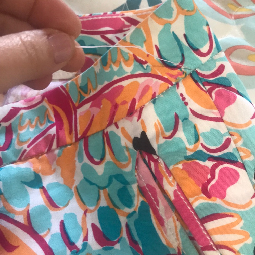 Lilly Pulitzer Peel and Ear Capris!!! - Picture 3 of 3